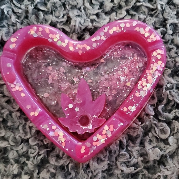 Ashtray - Picture 2 of 2